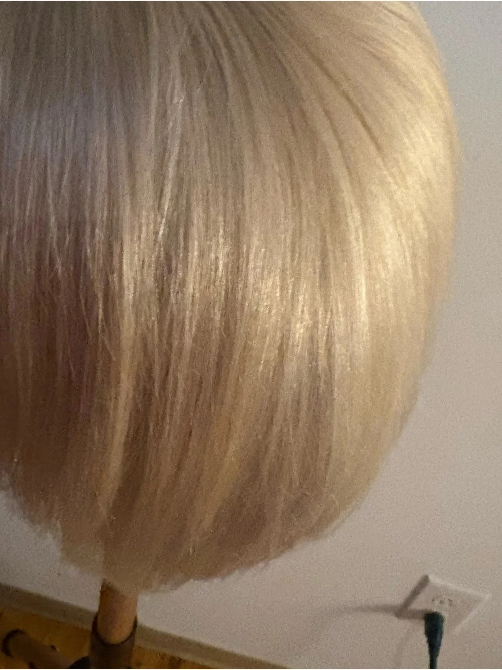 Blonde Short Bob Women's Wig - Natural Shine